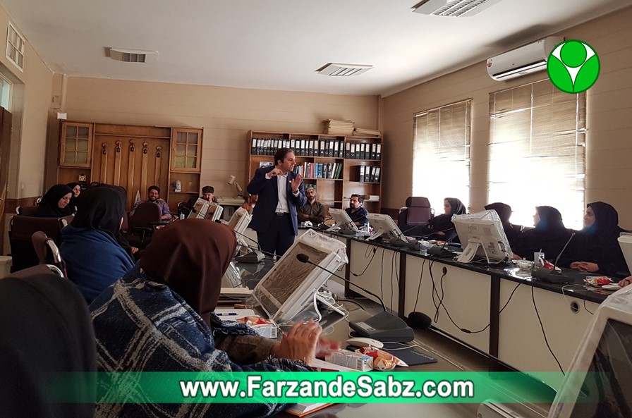 آموزش سواد رسانه ای برای کارمندان دانشگاه با تدریس محمد منشی زاده